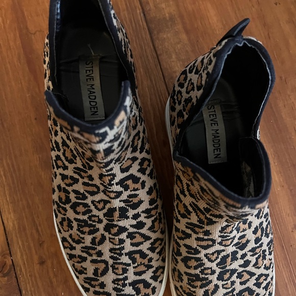 Steve Madden Booties - Picture 2 of 4